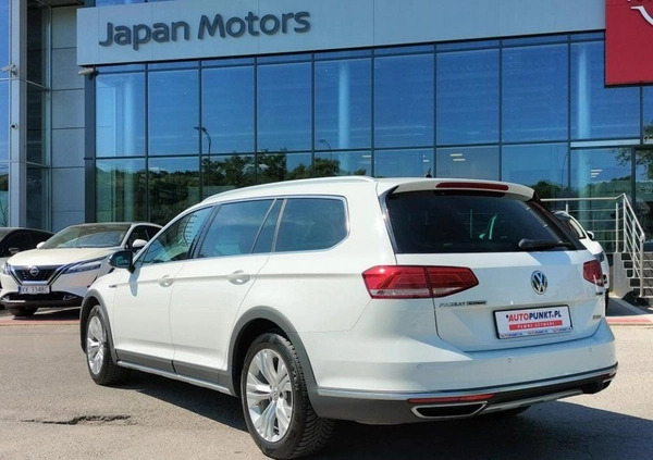 Volkswagen Passat cena 122900 przebieg: 89180, rok produkcji 2019 z Kamienna Góra małe 562